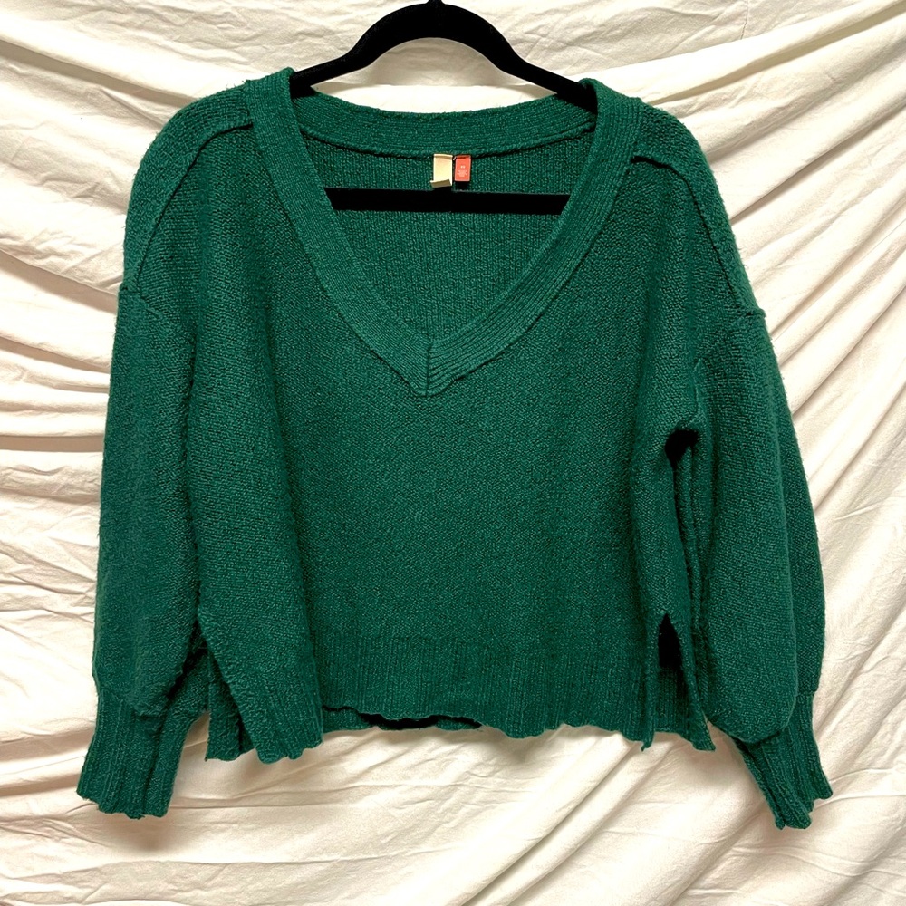 Beautiful green v neck sweater